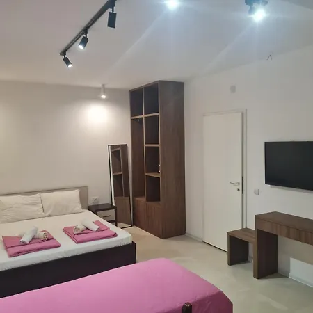 Four Roses, Apartment Ohrid
